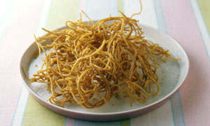 揚げそうめんのスナック